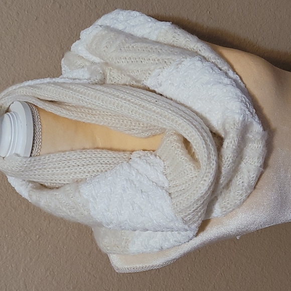 INC scarf knit muffler white cream International Concepts chevron design - Picture 1 of 8